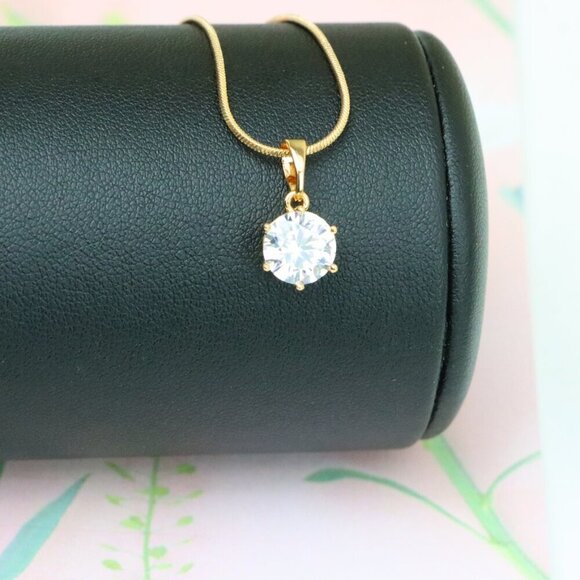 "Sparkling White Round Pendant in Gold Finish for Daily Elegant Wear, XPPT1678 - Picture 12 of 13